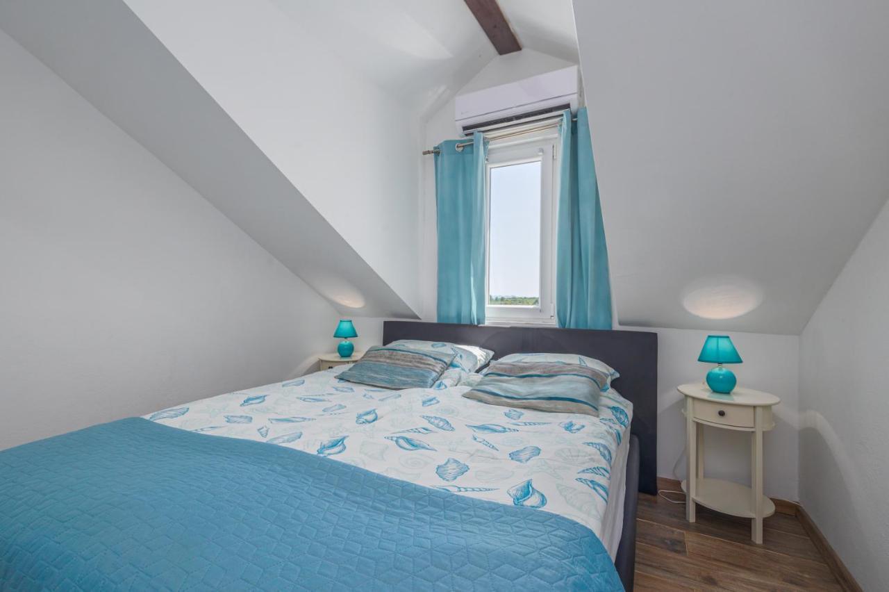 Villa Oasis With Private Pool Milna  Bagian luar foto